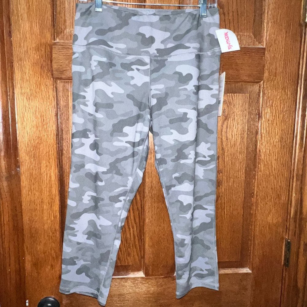 Danskin Capri Legging